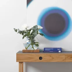 Adorno Space, Roble teñido de negro, vidrio