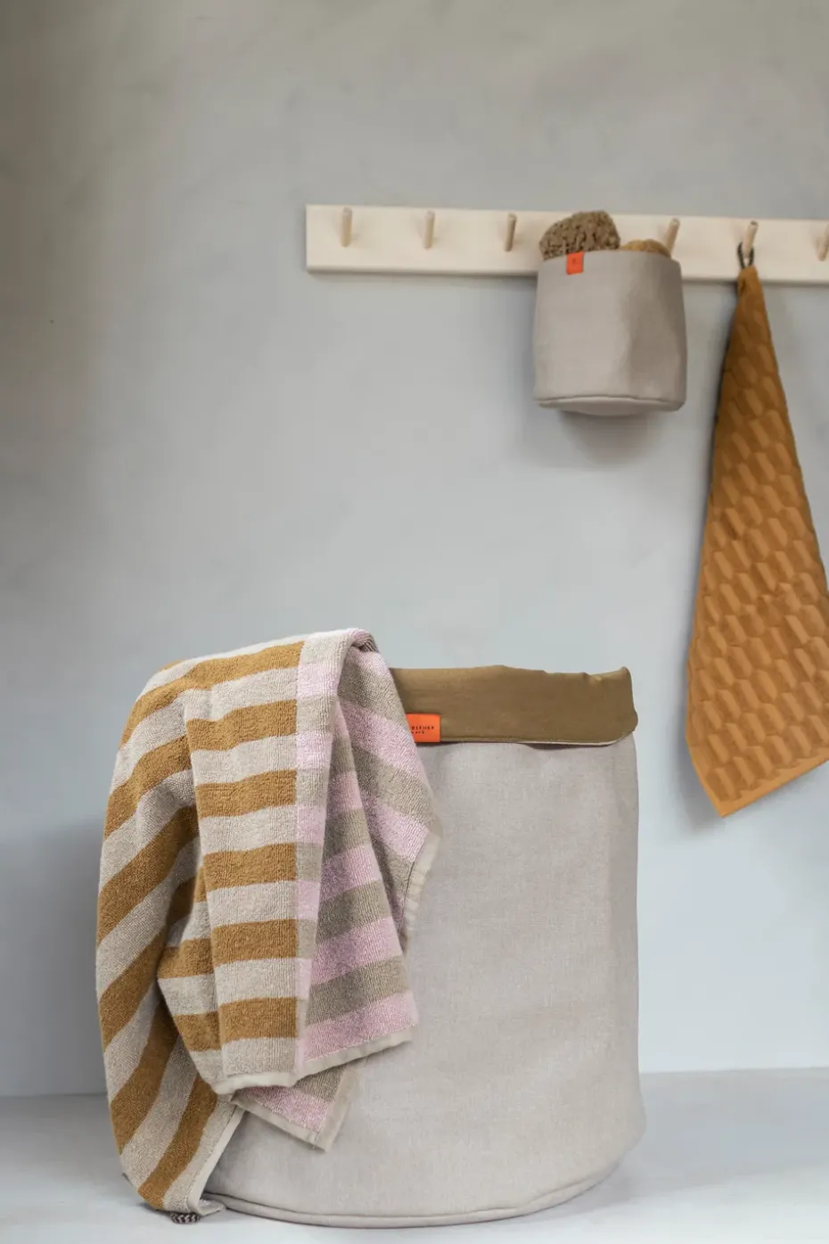 Cesta de la ropa Sort It, Sand