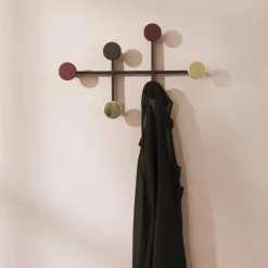 Colgador de ropa Afteroom, negro-latón