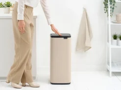 Cubo de basura Bo Touch Bin 30 L, Beige suave