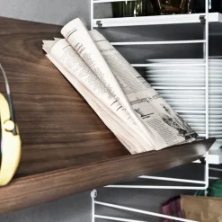 Estante para revistero String madera, Chapa de fresno, 78x30 cm