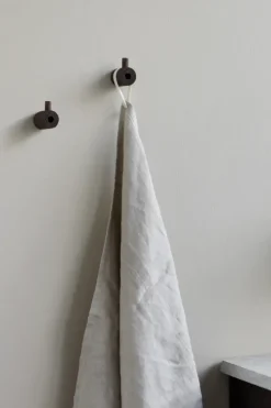 Gancho Moebe wooden wall hook, Roble ahumado