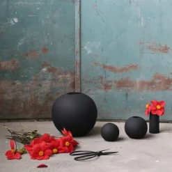 Jarrón Ball negro, 8 cm